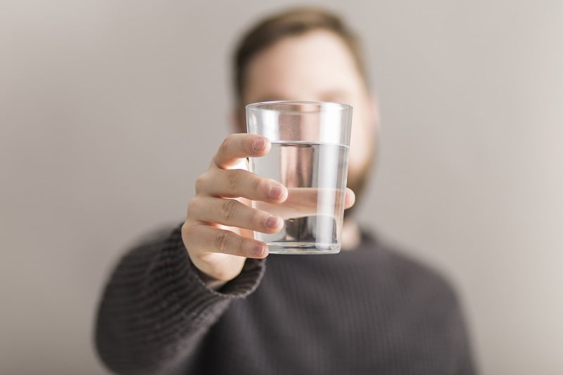 magas vérnyomás esetén hogyan kell vizet inni